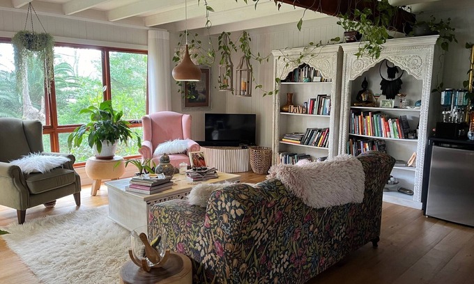 Brooklyn Casa | Rooms available Dangar Island, Artist retreat 2 minutes walk to the beach