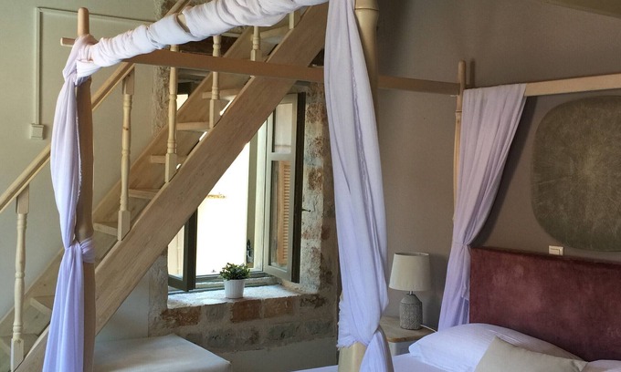 Aetos Hotel | Alquiler de habitaciones y alojamiento relajante en Ithaca Grecia
