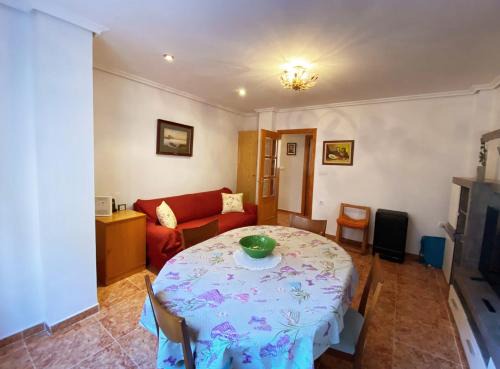 Montolivet Casa | Rooms in Valencia Great Location in Shared Apartment