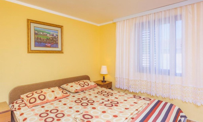 Bregvija Apartamento | Rooms Lilic with Bath and Kitchen
