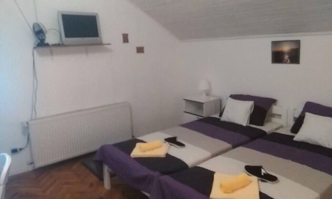 Virovitica Apartamento | Rooms MiLa - Two Bedroom with Bathroom
