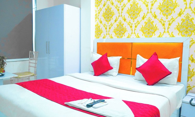 Lajpat Nagar Hotel | Roomshala 112 Hotel Blissbourn