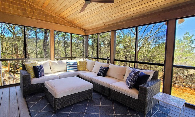 Truro Casa | Roomy 3BD+ --A/C, Screen Porch, Outdoor Shower, Fire Pit, Ping Pong--Plenty of Space to Spread Out