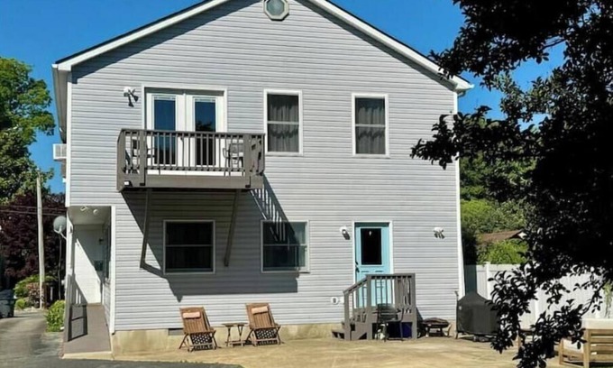 Solomons Casa | Roomy 6 bedroom home in the heart of Solomons, MD