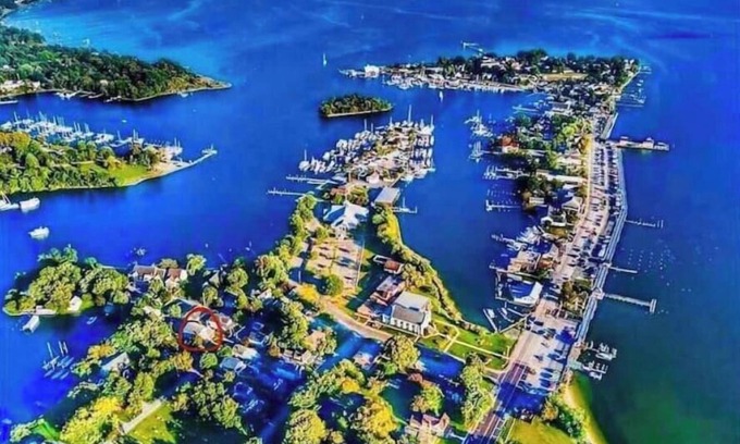 Solomons Apartamento | Roomy BR w/ private bath in the heart of Solomons