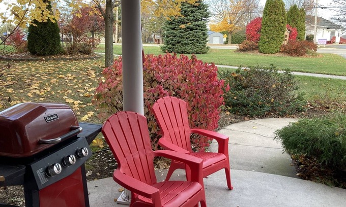 Garden Casa | Roomy Central U.P. Townhouse APT near Lake Michigan, Pictured Rocks. Hunt, fish!