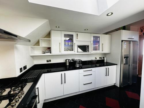 Newhaven Casa | Roomy home 1 level Free Parking