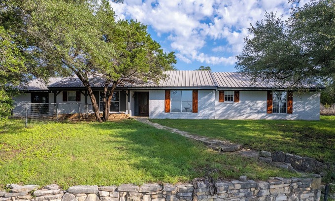 Glen Rose Casa | Roomy Home on the Hill overlooking Glen Rose, TX