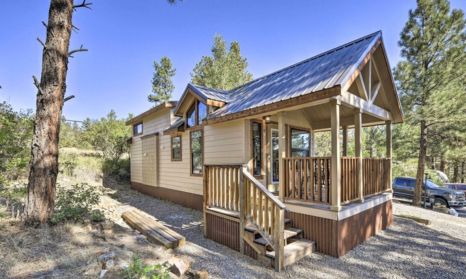 Pagosa Hills Cabina | Roomy Pagosa Springs Tiny Cabin: 1 Mi to Downtown