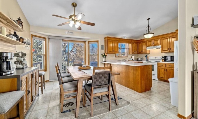 Sioux Falls Casa | Roomy Rendezvous: A 3BR Getaway