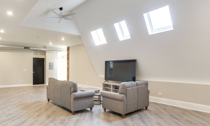 Troy Apartamento | Spacious Troy Apartment - Walk to Downtown!