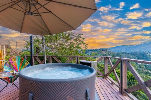 El Penol Hotel | Roots Eco House