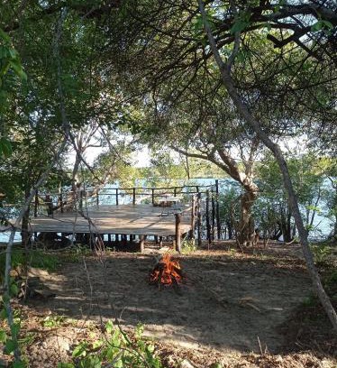 Livingstone Cabina | Roots in the River