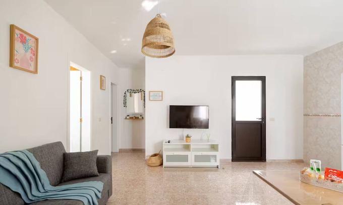 Caleta de Famara Apartamento | Roque del Oeste, 2A, junto al mar