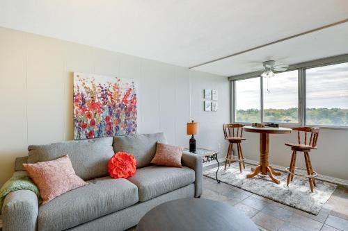 Mid America Apartamento | Rorys Roost Hot Springs Condo on Lake Hamilton!