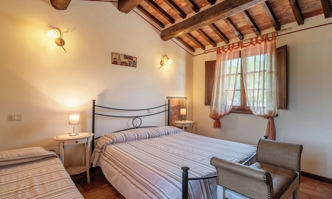 Montecarlo Apartamento | Habitación 'Rosa Bianca' con piscina compartida, Wi-Fi y aire acondicionado