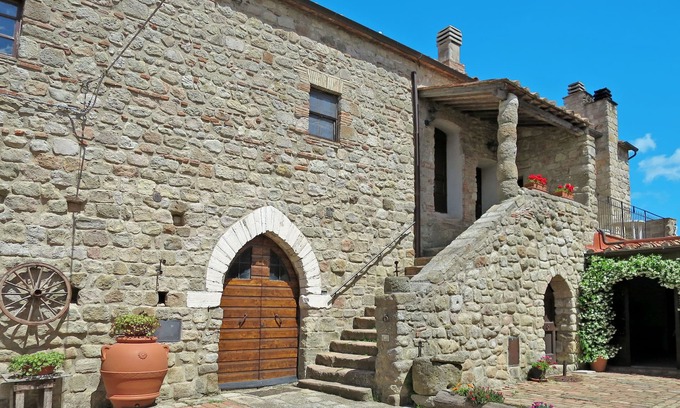Roccastrada Apartamento | Rosa - Borgo la Civitella by Interhome