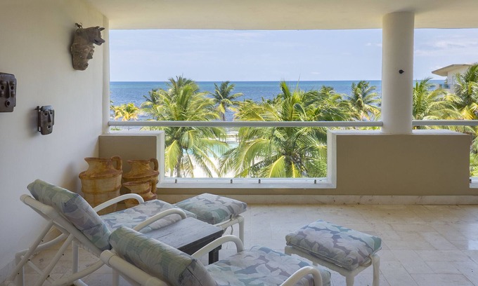 Puerto Morelos Condominio | Rosa del Sol, Beachfront PH with astonish view
