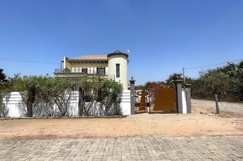 Sanyang Villa | Rosa Parks Villa - Sanyang The Gambia