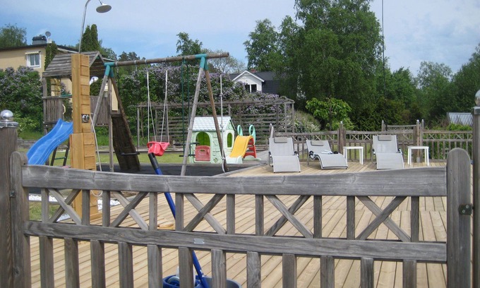 Kolmarden Casa | Rosa Villa with pool, jetty and playground 4 children