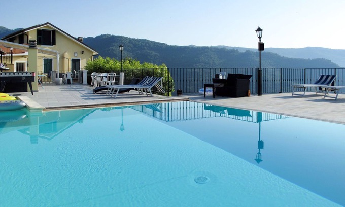 Valloria Apartamento | Rosa (VLO201) by Interhome