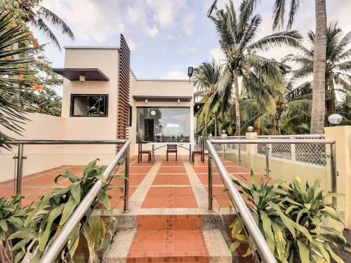 Lemery Casa | Rosal House - Beachfront for 12 Pax in Lemery Batangas