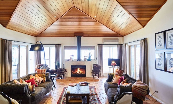 Eurunderee Casa | Rosby Guesthouse, 4 king rooms 4 private ensuites
