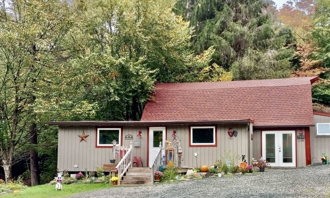 Roscoe Cabaña | Roscoe Cottage "Pet Friendly" 12pm Llegada