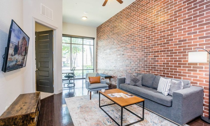 The Galleria Apartamento | Rose at the Millennium - Stylish 1 BR in Houston