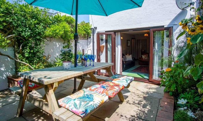 Bishopston Cabaña | Rose Cottage - 3 Bedroom - Murton Mumbles