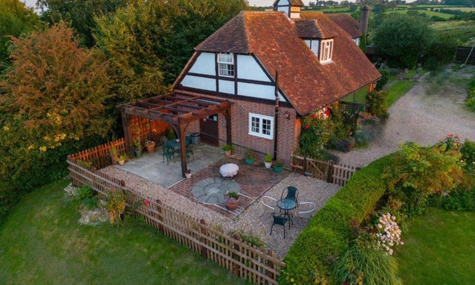 Iden Casa | Rose Cottage