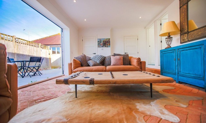 Westfield Cabaña | Rose Cottage