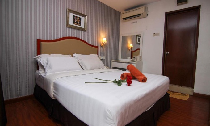 Bukit Indah Hotel | Rose Cottage Hotel Taman Nusa Bestari 2