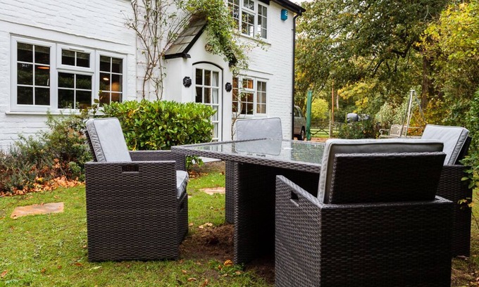 New Forest District Casa | Rose Cottage in the heart of the New Forest, dogs welcome, EV point, sleeps 6