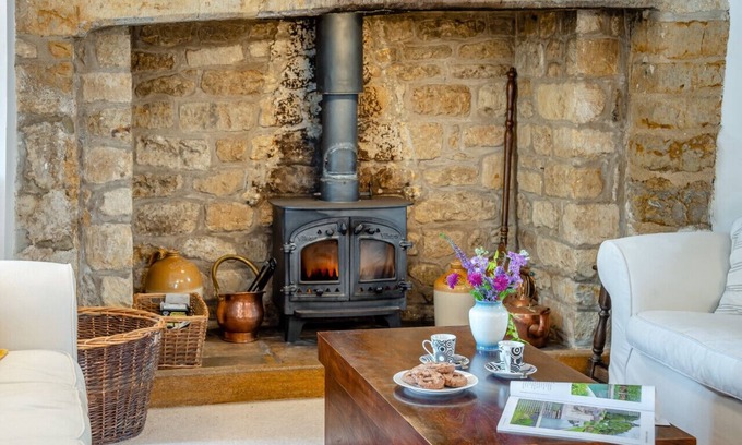 West Compton Casa | Rose Cottage - Powerstock