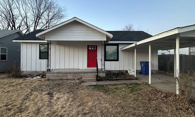 Broken Arrow Casa | Rose District Charming 3-bedroom house in Broken Arrow with fast wifi
