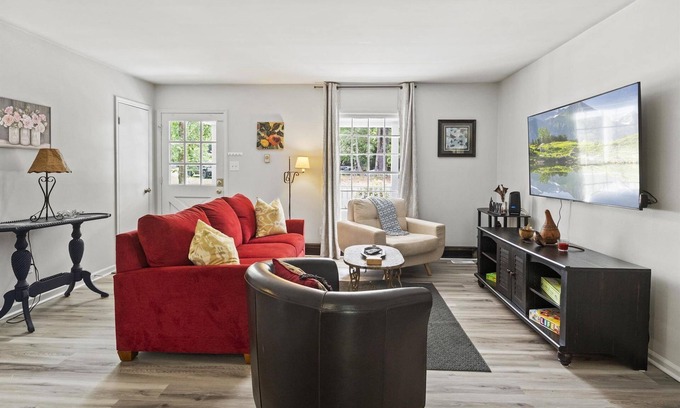 Knightdale Casa | Rose Garden - Delightful Private and Peaceful Home