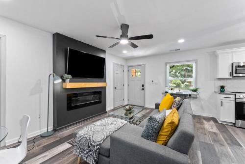 Candler-McAfee Casa | Rose Haus A Stylish Escape