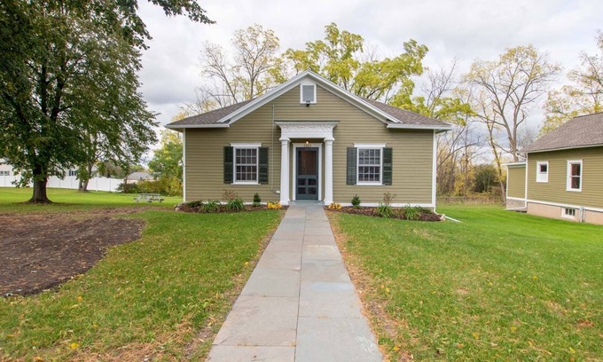 Geneva Casa | Rose Hill Cottage: "Cozy Finger Lakes Getaway Next to Historic Rose Hill Mansion!"
