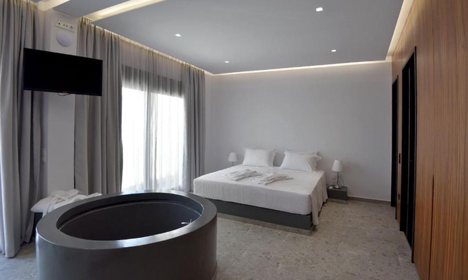 Tinos Apartamento | Rose n Stone, Queen, Luxury Houses