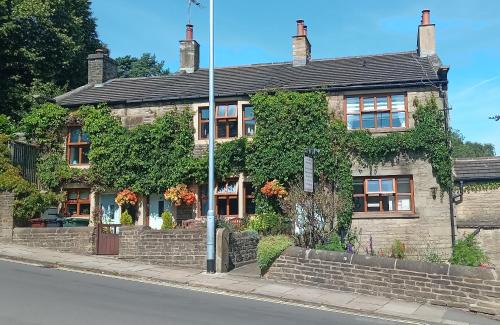 Haworth Casa | Rosebud Cottage Guest House