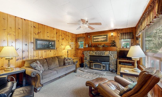 Joseph Casa | Rosebud Cottage