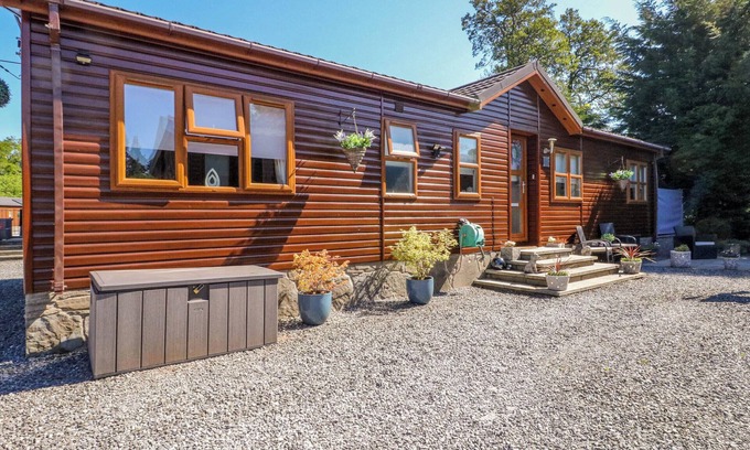 Auchterarder Cabaña | ROSEGRACE LODGE, pet friendly, with a garden in Auchterarder