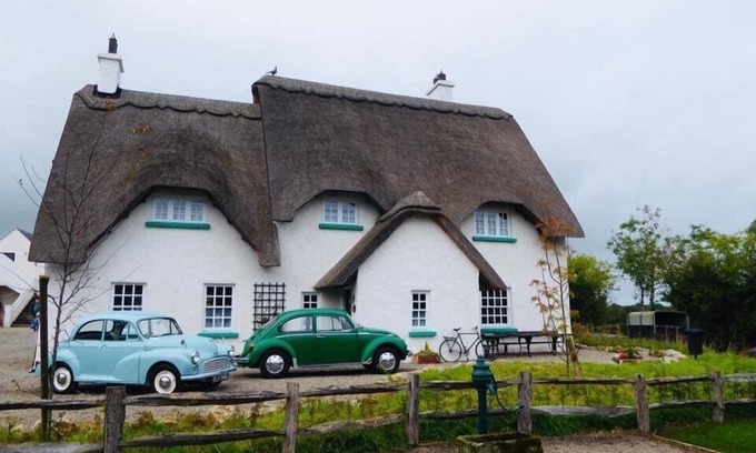Cookstown Cabaña | Irish Thatched Cottage