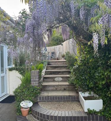 Winford Casa | Rosemary House BRS Airport Accommodation