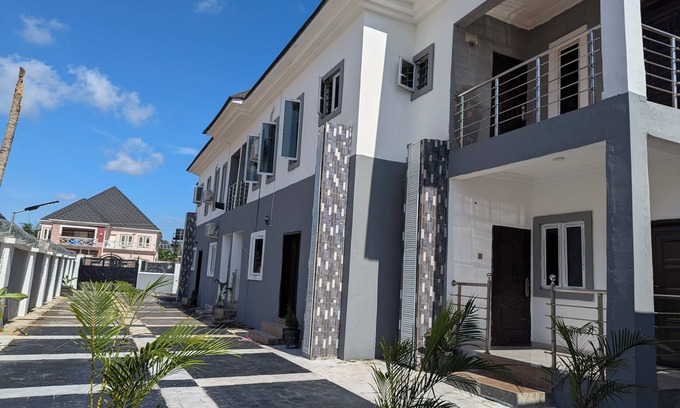 Okpanam Apartamento | Rosemary's Residence one and two bedroom serviced apartment