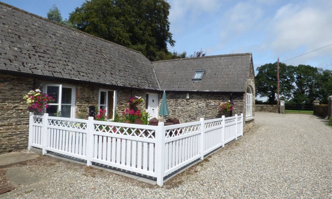 Marshalstown Cabaña | ROSEMOUNT COACH HOUSE, pet friendly in Enniscorthy, County Wexford