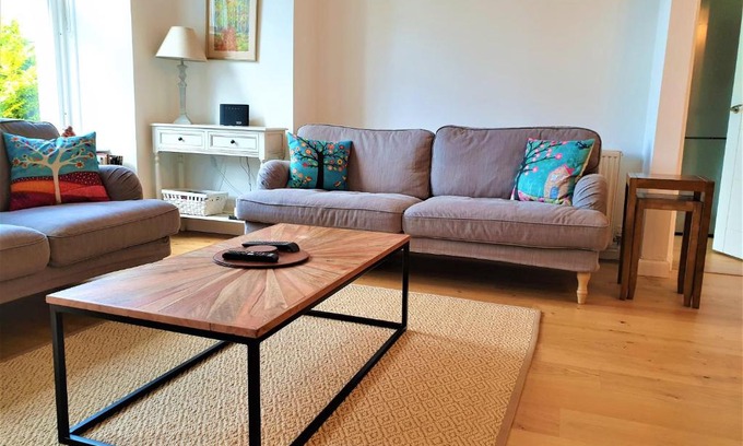 Marchmont Apartamento | Roseneath Place - Lovely 2 bed near Meadows with private parking