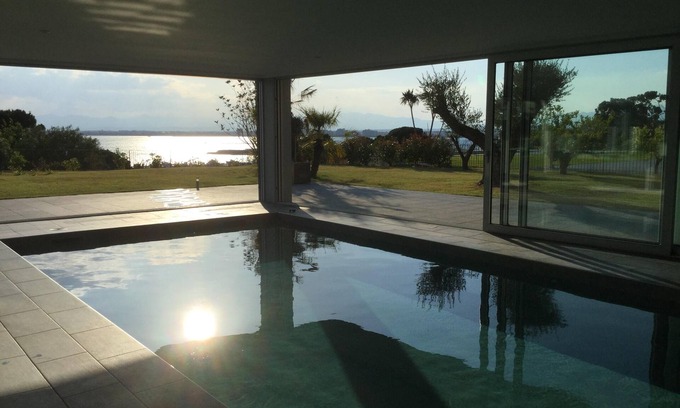 Centro de Roses Villa | Roses: magnífica villa contemporánea con piscina cubierta