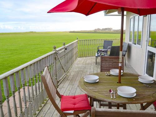 Bacton Casa | Roses Place